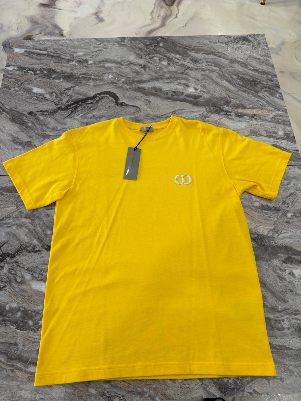 AUTHENTIC Dior Men's Short Sleeve Crewneck Tee Yellow with Chest Logo UNWORN